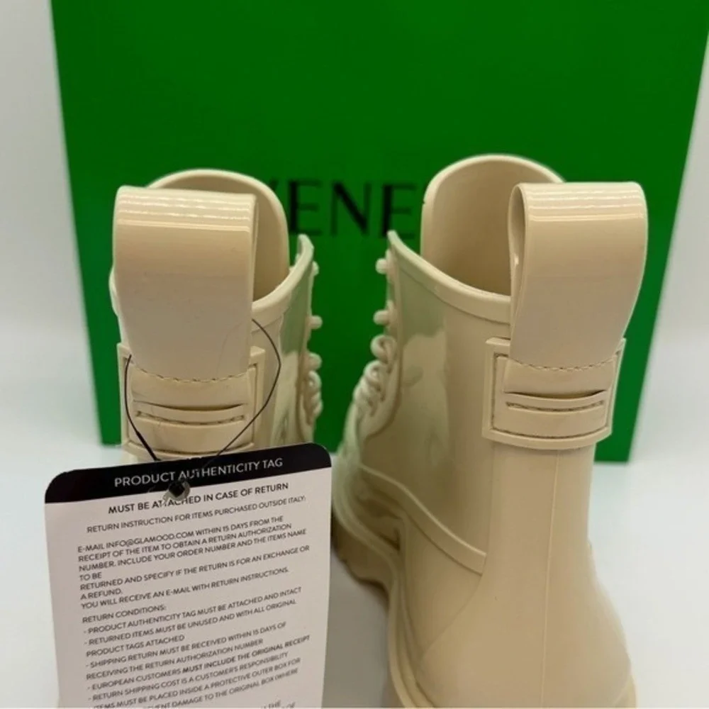 Bottega Veneta Rubber Ankle Boots Cream‎ Size EU 38 US 8 Lug Sole Made in Italy